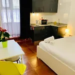Urban Garden Hostel *