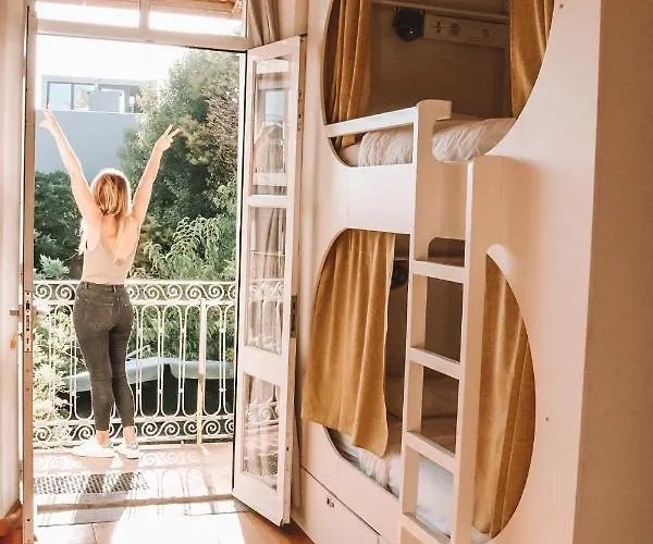 Urban Garden Hostel *