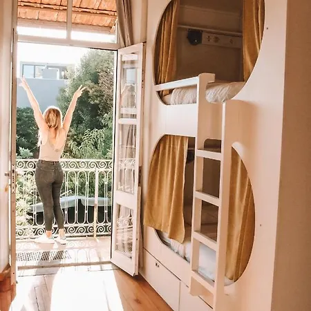 Urban Garden Hostel *