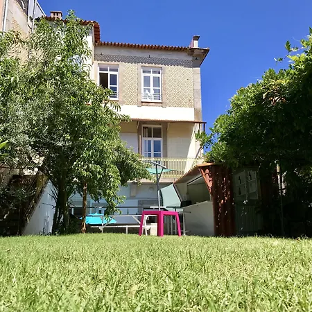 Urban Garden Hostel *